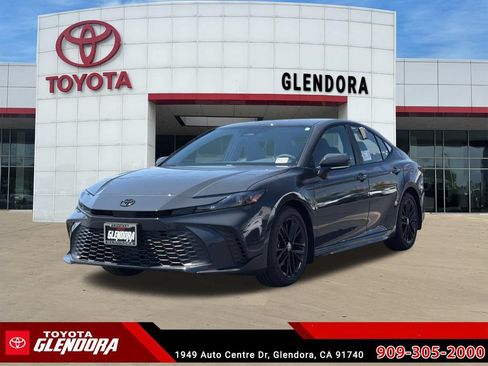 New 2026 Toyota Camry SE FWD image 4