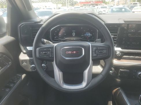 Used 2025 GMC Sierra 1500 SLT AWD/4WD image 11
