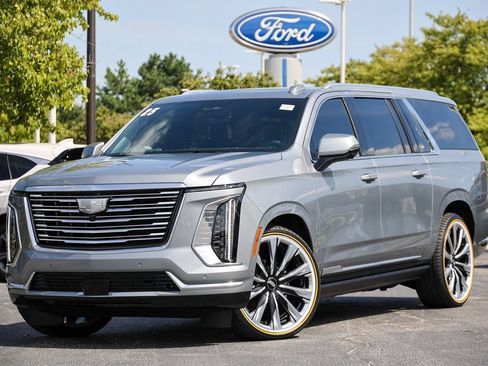 Used 2025 Cadillac Escalade ESV Premium Luxury Platinum AWD/4WD image 2