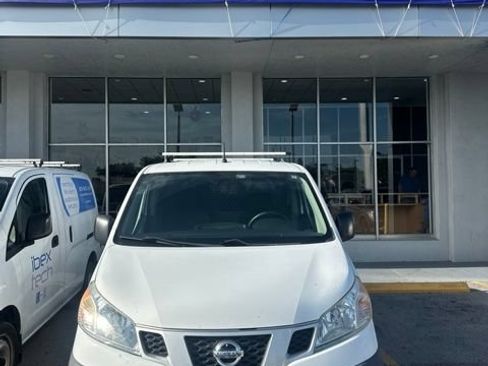 Used 2015 Nissan NV200 S FWD image 1