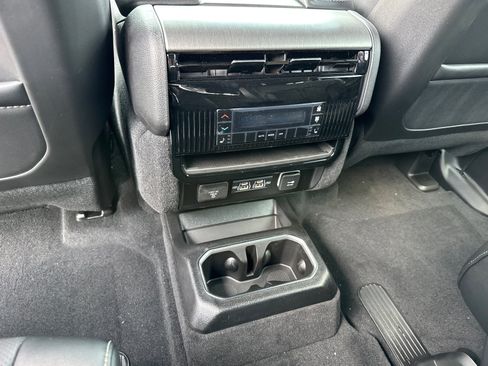 New 2025 Jeep Wagoneer Series II image 8