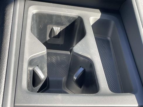 New 2026 Volkswagen Tiguan SE R-Line FWD image 28