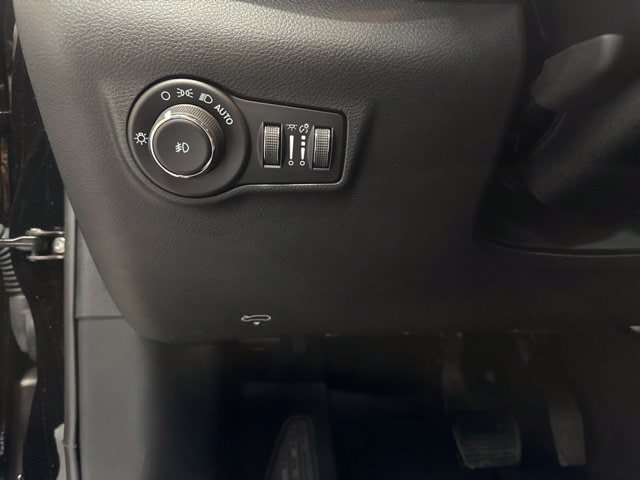 New 2026 Jeep Compass Limited w/ Sun, Sound & Navigation Group AWD/4WD image 31