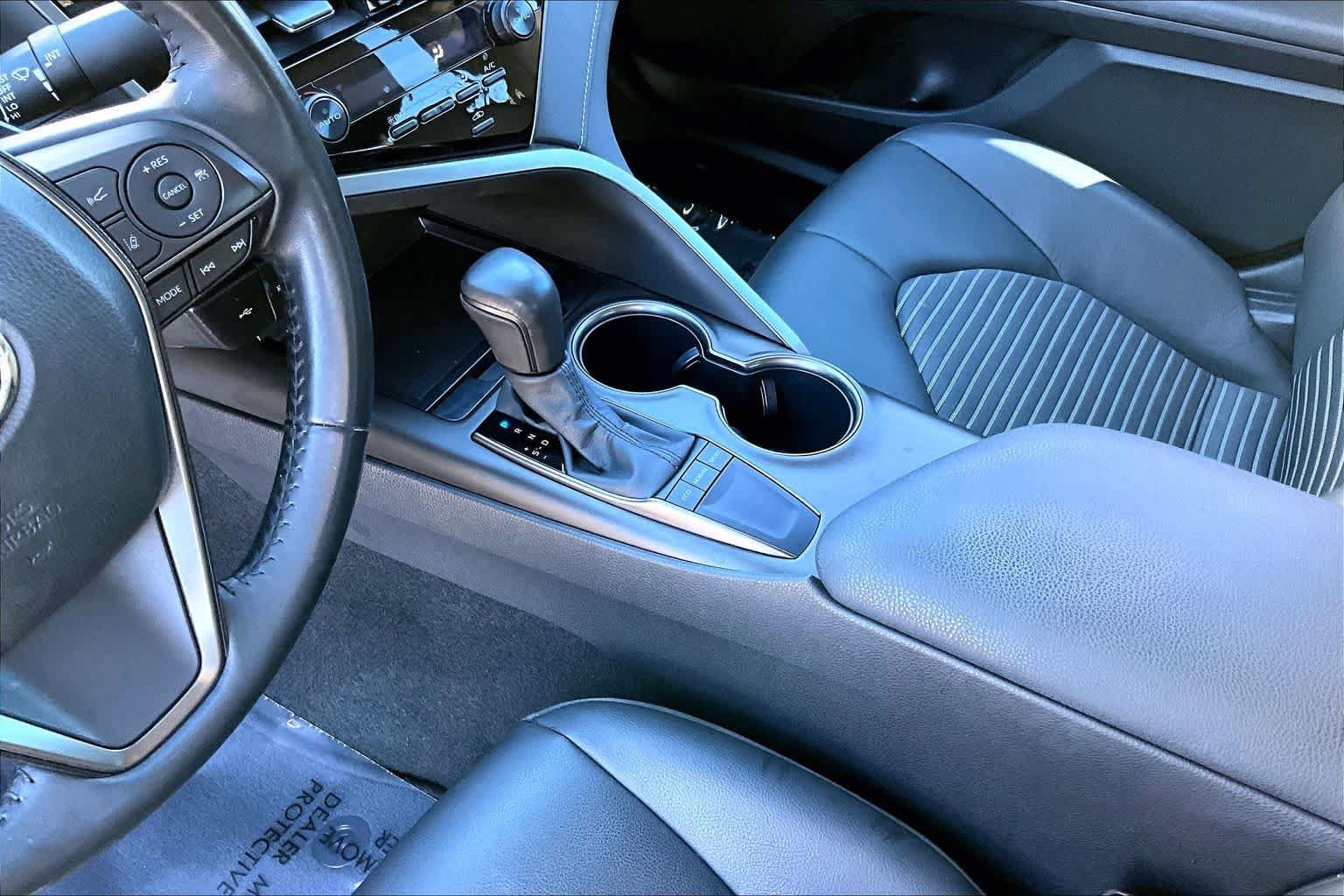 Used 2024 Toyota Camry SE w/ Convenience Package FWD image 17