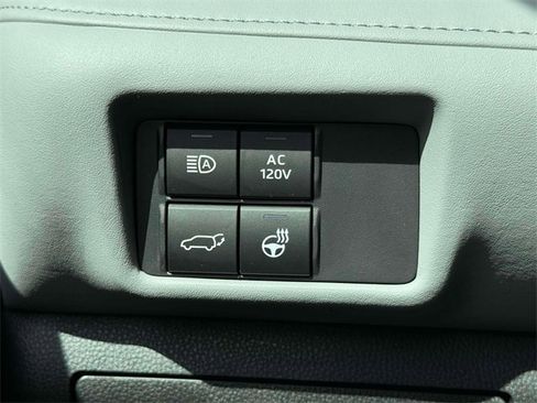 Used 2022 Toyota Highlander Limited image 22