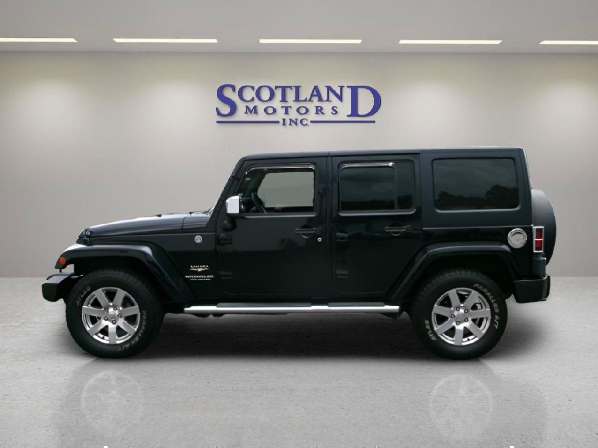 Used 2015 Jeep Wrangler Unlimited Sahara w/ Dual Top Group AWD/4WD image 19