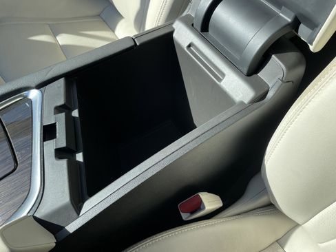 Used 2022 Buick Enclave Premium w/ Experience Buick Package image 29