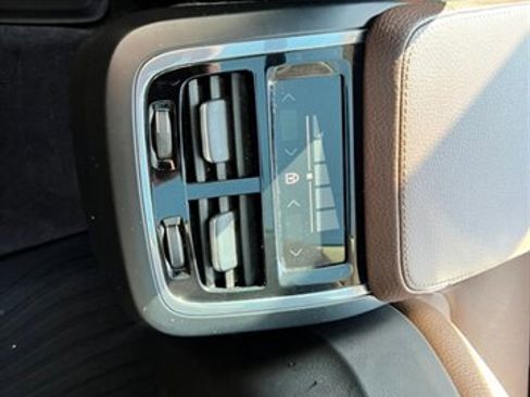 Used 2019 Volvo XC90 T6 Momentum w/ Advanced Package image 25