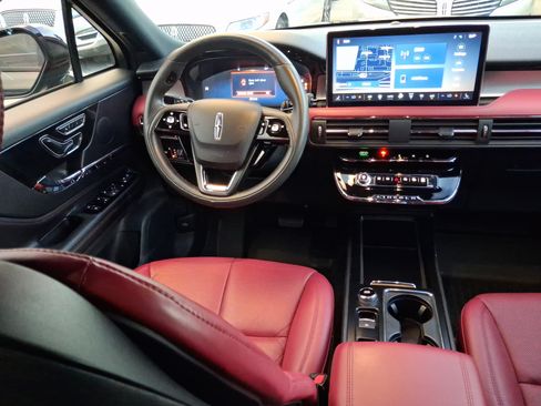 Certified 2023 Lincoln Corsair Reserve w/ Jet Appearance Package FWD image 8