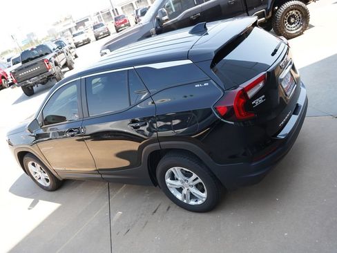 Used 2024 GMC Terrain SLE AWD/4WD image 13