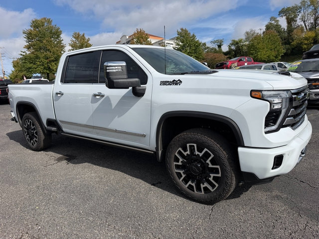 Used 2026 Chevrolet Silverado 2500 High Country w/ High Country Premium Package AWD/4WD image 8