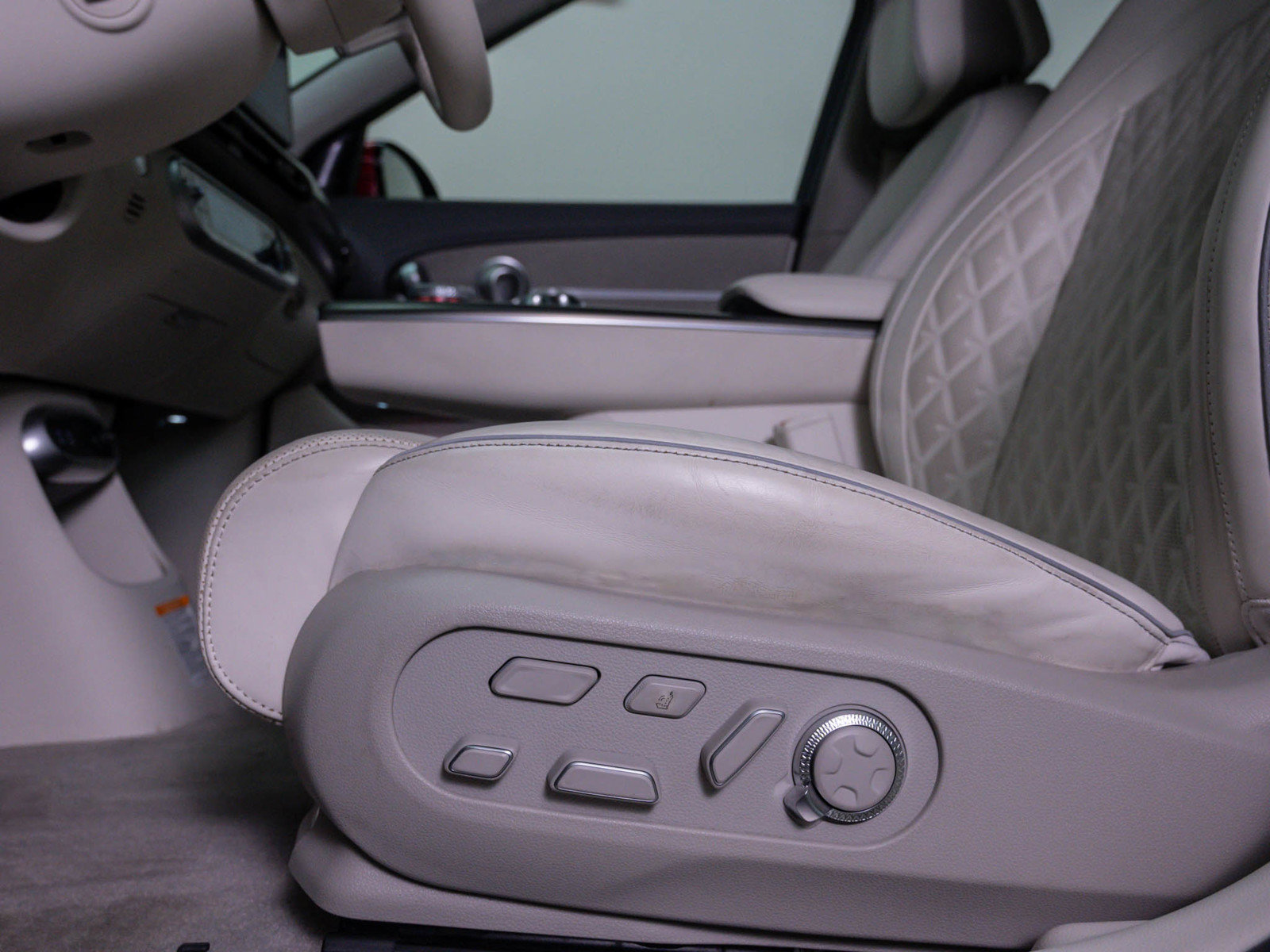 Used 2023 Genesis GV60 Performance AWD/4WD image 19