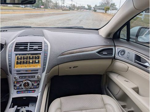 Used 2019 Lincoln MKZ Reserve image 27