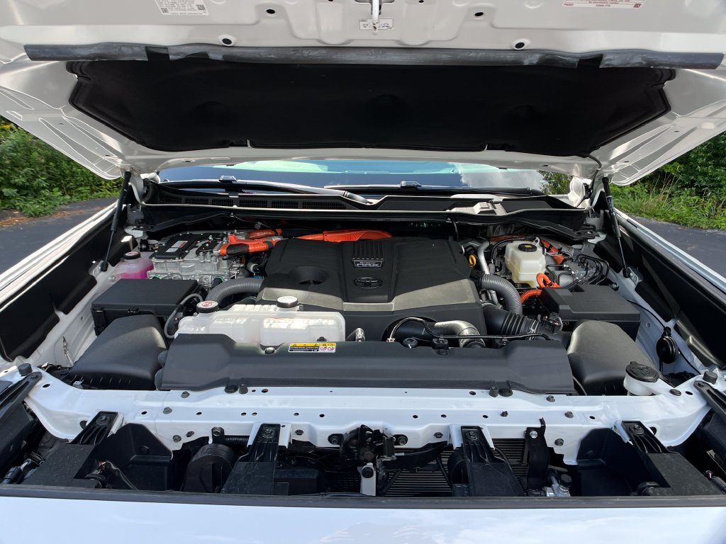 Used 2026 Toyota Sequoia Platinum AWD/4WD image 25