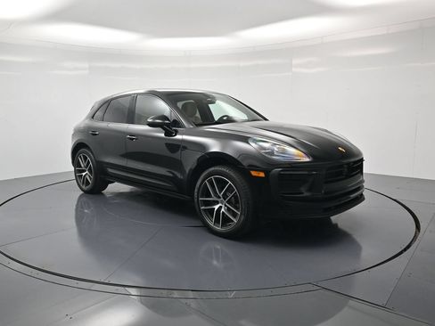 Used 2026 Porsche Macan AWD/4WD image 35