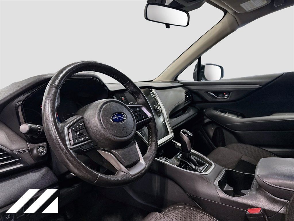 Used 2025 Subaru Outback Premium AWD/4WD image 9