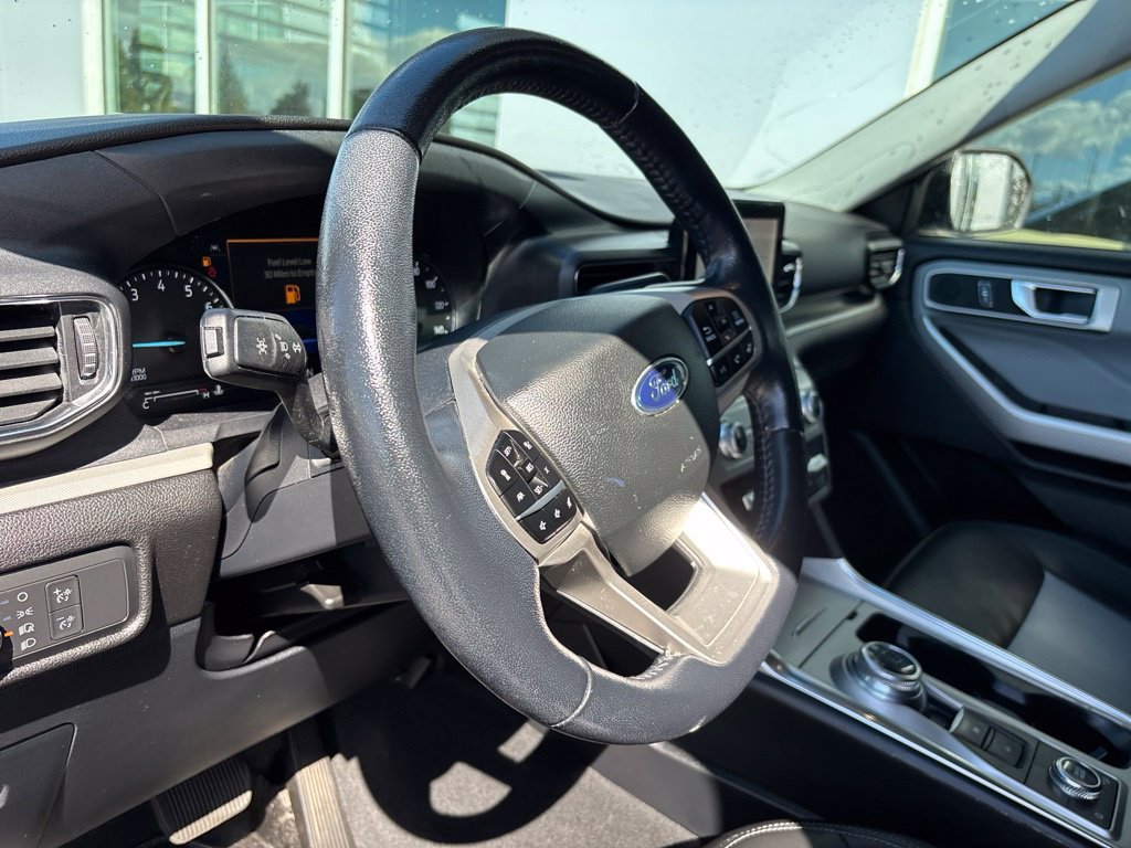 Used 2022 Ford Explorer XLT w/ Equipment Group 202A AWD/4WD image 5