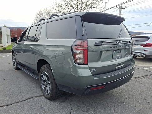Used 2023 Chevrolet Suburban Z71 w/ Luxury Package image 8