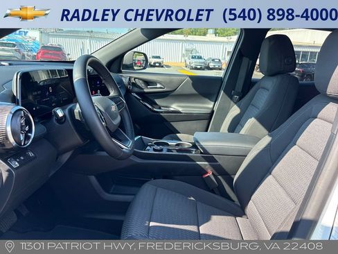 Certified 2026 Chevrolet Equinox LT FWD image 3