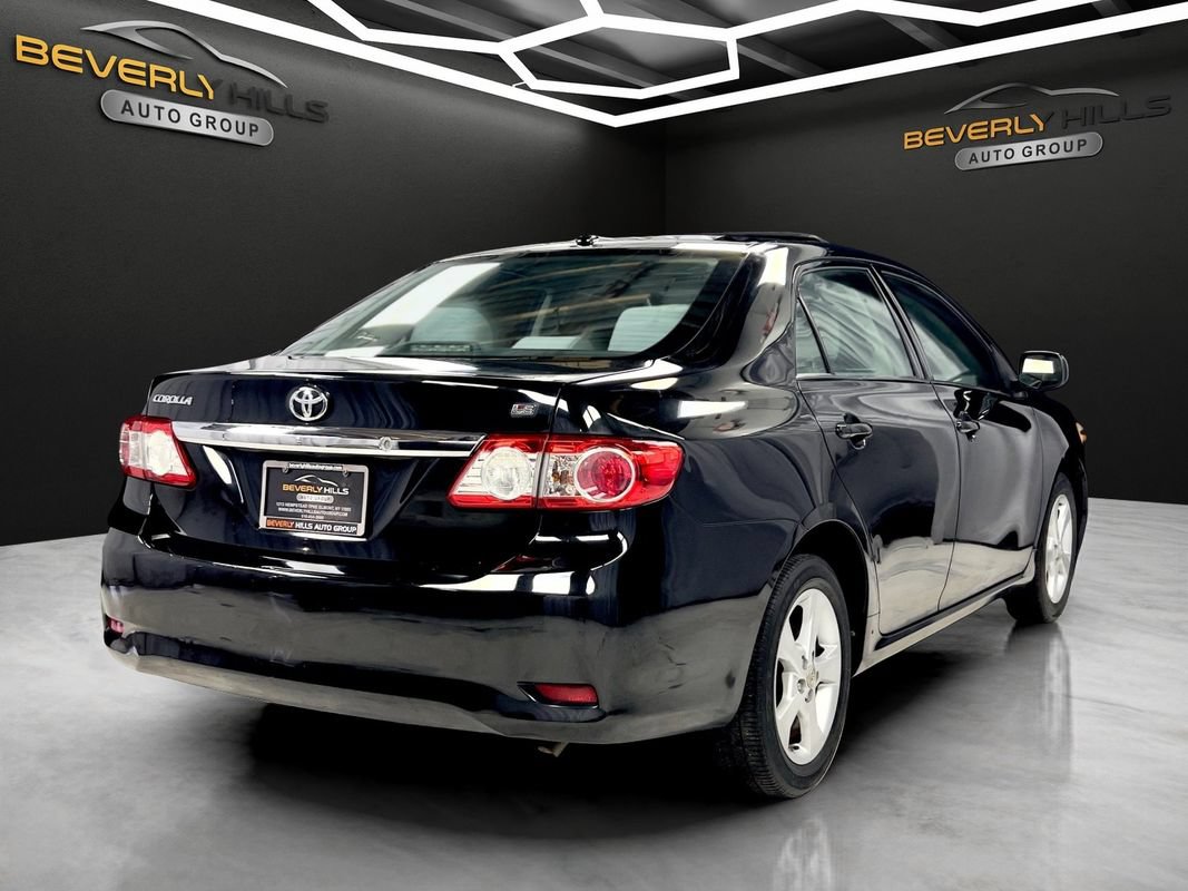 Used 2011 Toyota Corolla LE w/ Premium Pkg FWD image 5