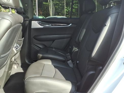 Used 2024 Cadillac XT6 Premium Luxury image 34