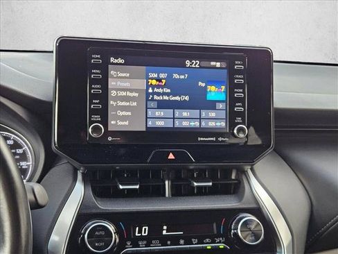 Used 2021 Toyota Venza XLE w/ Softex Package AWD/4WD image 12