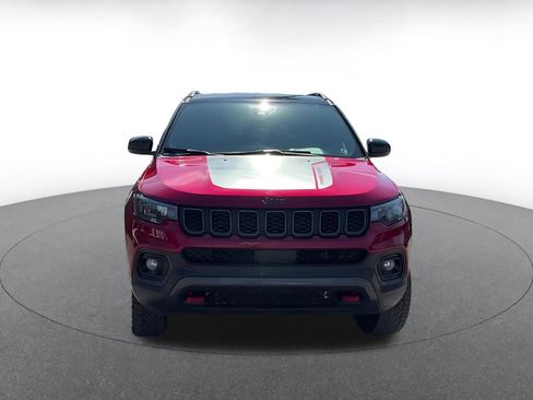 Used 2025 Jeep Compass Trailhawk AWD/4WD image 4