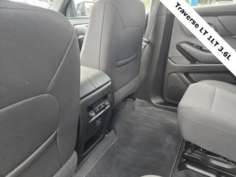 Used 2023 Chevrolet Traverse LT image 22
