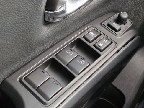Used 2024 Nissan Titan PRO-4X w/ Pro-4x Convenience Package AWD/4WD image 24