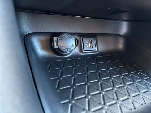 New 2025 Toyota RAV4 XLE image 30