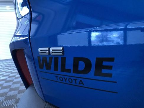 Used 2021 Ford Escape SE w/ SE Sport Appearance Package image 8