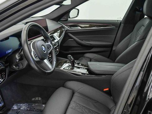 Certified 2023 BMW 540i xDrive w/ Executive Package image 20