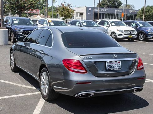 Used 2017 Mercedes-Benz E 300 image 7