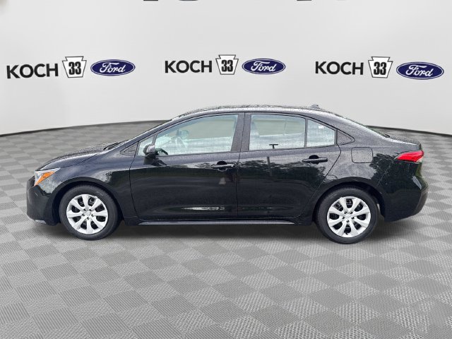 Used 2023 Toyota Corolla LE FWD image 4