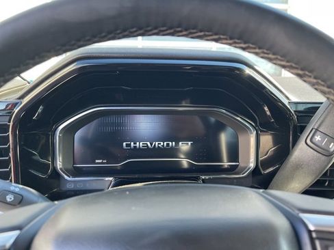 Used 2025 Chevrolet Silverado 1500 LT image 14