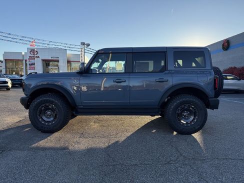 New 2025 Ford Bronco Outer Banks w/ Sasquatch Package image 4