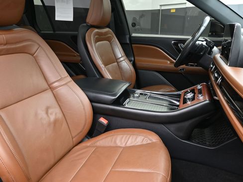 Used 2021 Lincoln Aviator Grand Touring w/ Elements Package Plus image 29