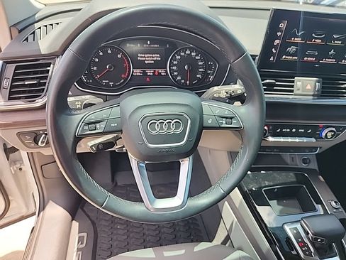 Used 2022 Audi Q5 2.0T Premium w/ Convenience Package AWD/4WD image 4