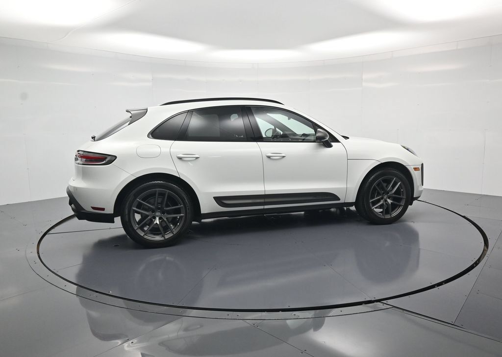 Certified 2024 Porsche Macan Turbo AWD/4WD image 43