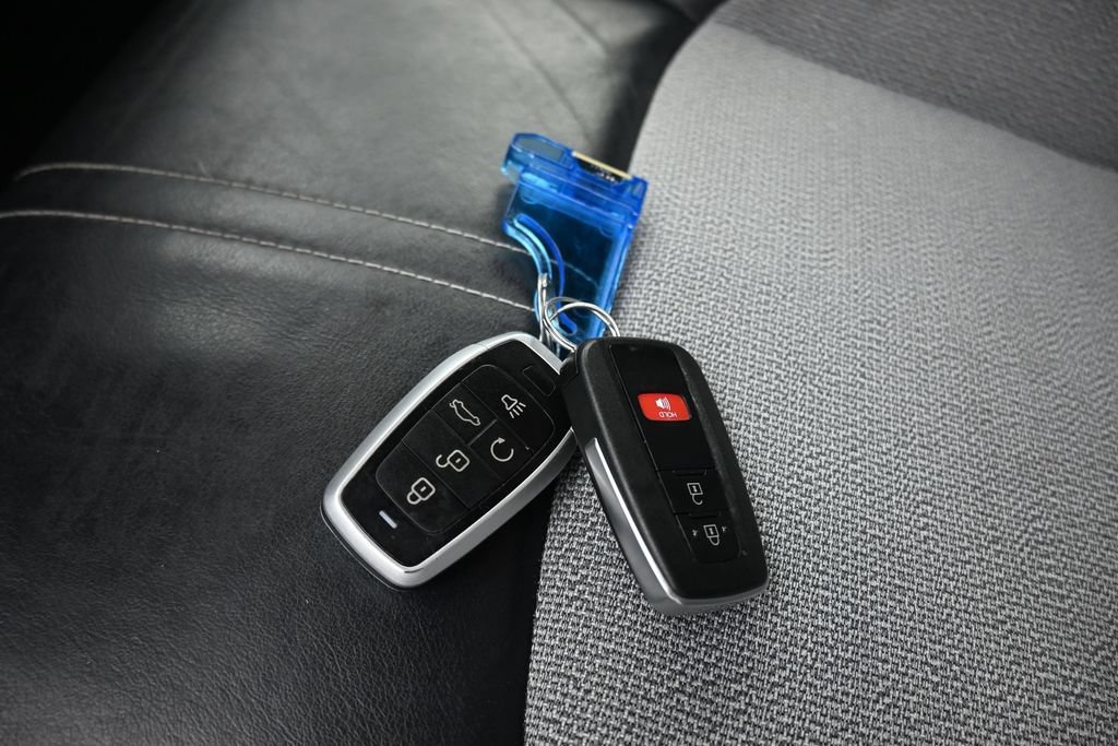 Used 2019 Toyota Corolla XSE FWD image 49