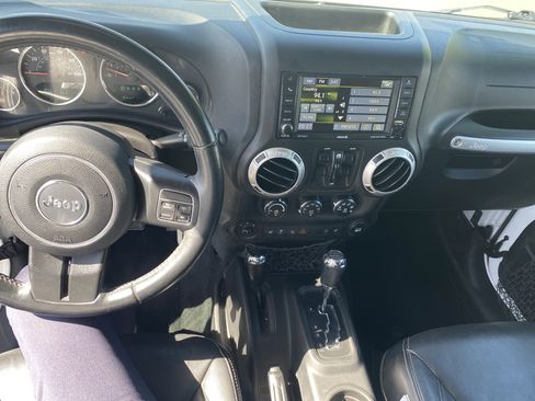 Used 2017 Jeep Wrangler Unlimited Sahara w/ Trailer Tow Group image 17