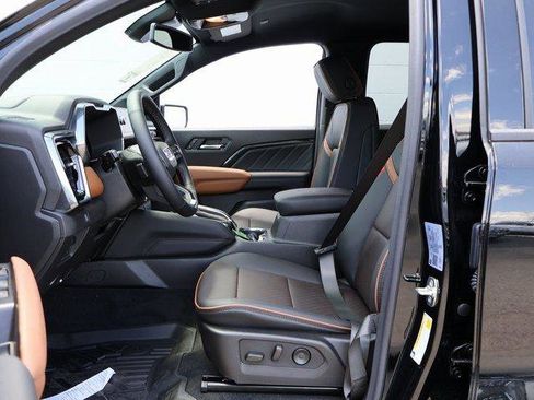 New 2025 GMC Canyon AT4 w/ Nightfall Edition image 20