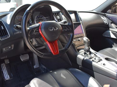 Used 2017 INFINITI Q60 Red Sport 400 RWD image 11