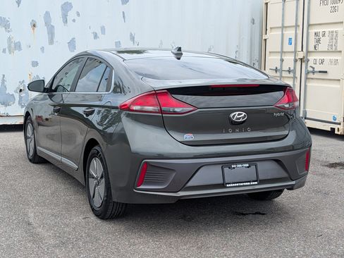 Used 2022 Hyundai Ioniq SE FWD image 6