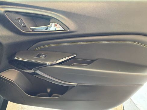 Used 2024 Chevrolet Trax LT w/ Sunroof Package FWD image 30