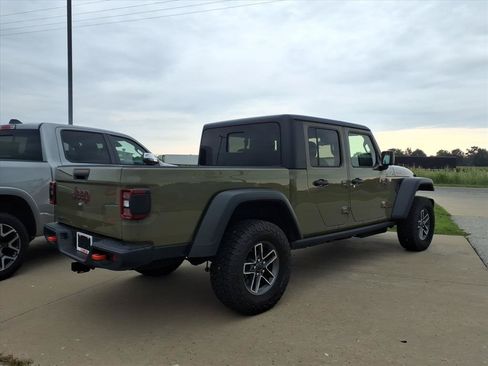 Used 2026 Jeep Gladiator Mojave AWD/4WD image 3