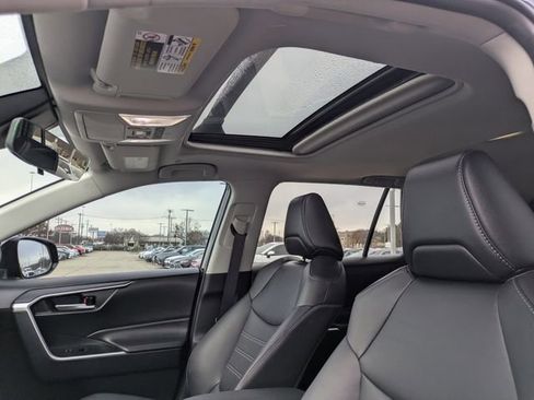 Used 2024 Toyota RAV4 XLE Premium image 27