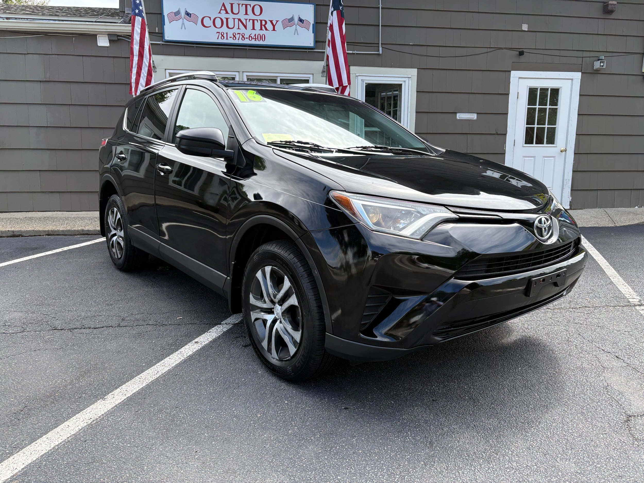 Used 2016 Toyota RAV4 LE AWD/4WD image 3