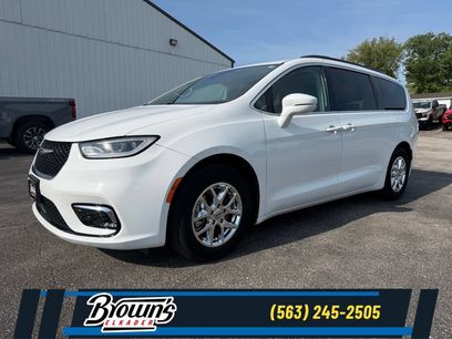 Used 2022 Chrysler Pacifica Touring-L