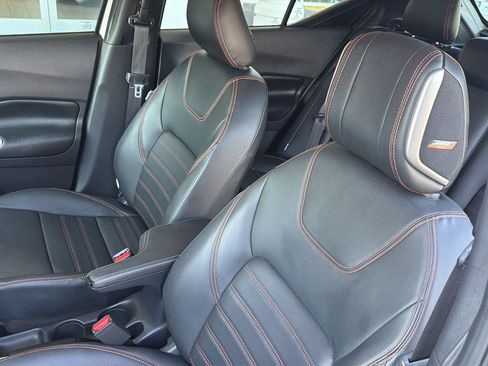 Used 2020 Nissan Kicks SR w/ SR Premium Package FWD image 28